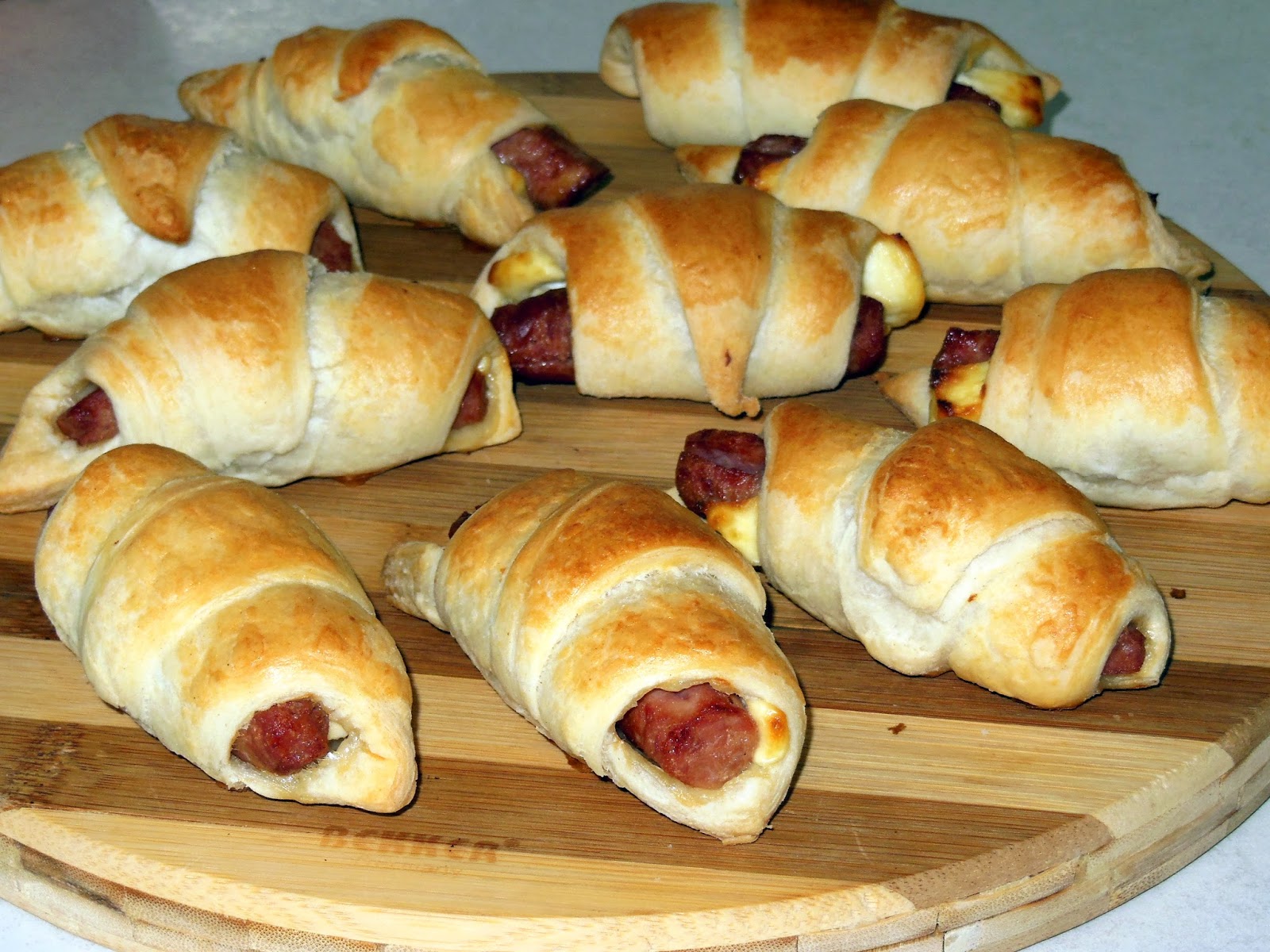 Рогалики с сосисками